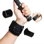 Muñequeras ortopédicas ajustables para soporte de muñeca en entrenamiento deportivo.