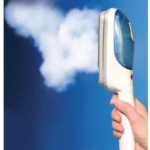 Plancha portátil Tobi para ropa con vapor, fácil de usar y llevar.