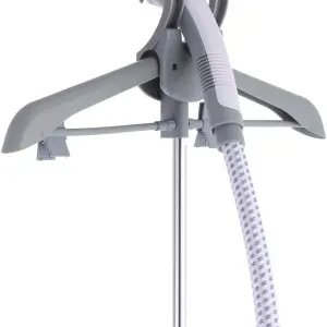 Vaporizador de ropa vertical 1800W con percha, manguera texturizada y detalle gris.