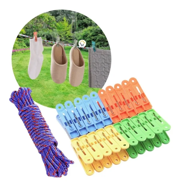 Set de 60 pinzas de colores y cuerda para tender ropa, con calcetines y pantuflas secándose al sol.