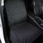 Forro protector negro para silla de carro, ideal para mascotas en el asiento delantero.
