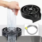 Lava vasos y copas automático con chorro de agua a presión, ideal para restaurantes y bares.