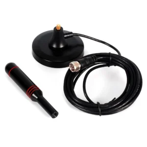 Antena TDT digital base magnética con cable y conector SMA, diseño negro con detalles rojos.