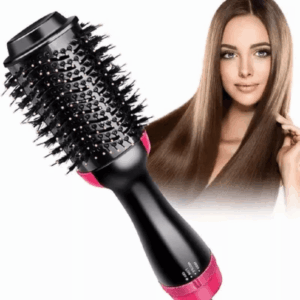 Cepillo secador de aire voluminizador para cabello con mujer.