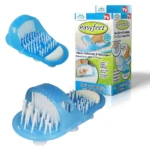 Masajeador de pies azul con cerdas blancas para limpiar y exfoliar, se adhiere al suelo de la ducha.