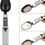 Cuchara gramera digital con pantalla LCD, ideal para medir ingredientes con precisión.