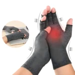 Guantes de compresión para muñeca, alivio del dolor y soporte para manos al usar computador.