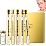 Kit Protein Lifting con ampollas de oro y una mujer aplicándose crema en el rostro.