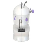Máquina de coser 4 en 1 blanca y morada, compacta y portátil, con detalles visibles.