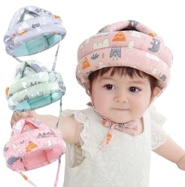 Protector de cabeza para bebé con diseño de osos y montañas, ideal para aprendizaje al caminar.