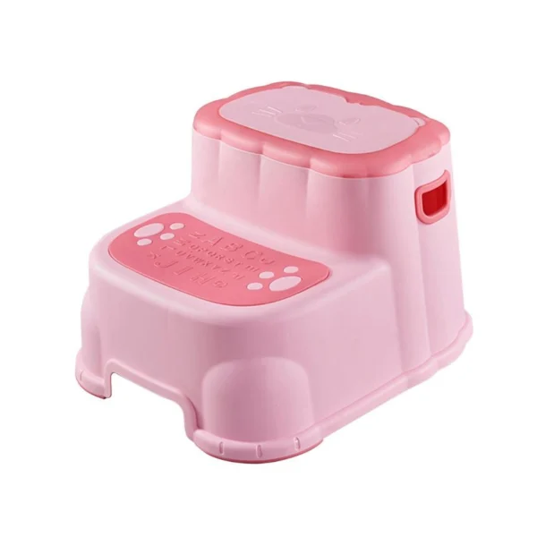 Escalera de dos niveles rosada para niños con letras y huellas, ideal para baño y cocina.