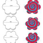 Cortadores de galleta con forma de flor de cinco pétalos en varios tamaños, junto a decoraciones de galleta.