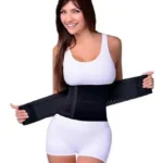Mujer sonriente con Faja Miss Belt para cintura delgada, entrenamiento y soporte.