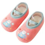 Caminadores Mis Primeros Pasos: lindos y cómodos zapatos para bebé con diseño de gatito en taza.
