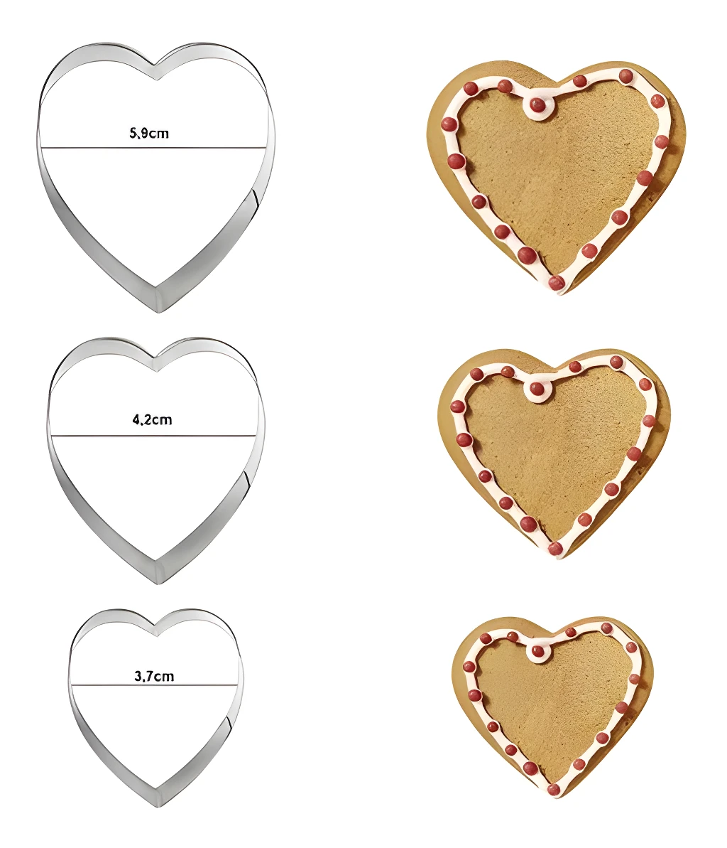 Cortador de galleta en forma de corazón con medidas de 5.9 cm, 4.2 cm y 3.7 cm.