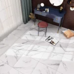 Azulejo adhesivo 60x60 blanco con diseño marmolizado, ideal para interiores modernos.