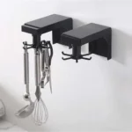 Organizador giratorio de cocina con 6 ganchos para colgar utensilios, estante negro.