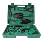 Kit jardinería 10 piezas: pala, rastrillo, podadora, pulverizador y más en estuche verde.