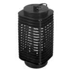 Lámpara LED repelente de mosquitos negra con rejilla protectora y luz interior.