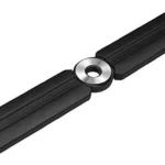 Salva mantel negro plegable con centro metálico circular, diseño moderno.