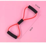 Theratubo elástico rojo con agarraderas negras, 36cm de largo, 12.5cm de ancho.