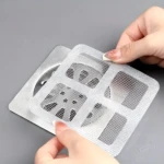 Set x50 mallas desechables para drenaje cuadradas con cubierta metálica y rejilla.