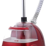 Vaporizador vertical 1800W rojo con manguera de vapor y base con ruedas.