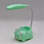 Lámpara de escritorio flexible en forma de carro verde con diseño de ciervo, ideal para mesa.