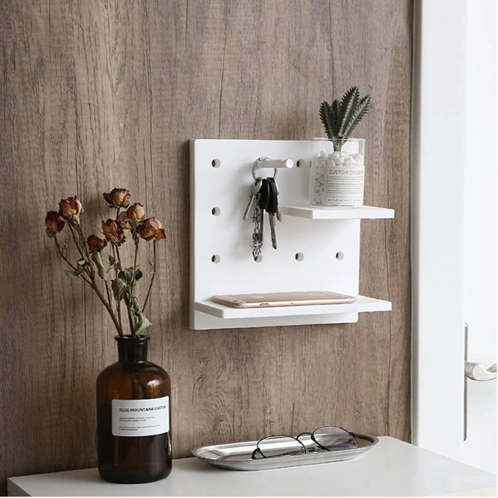 Repisa organizador de pared con 2 niveles, colgador de llaves y estante para móvil.