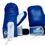 Guantes de boxeo corrientes azules con cordones blancos y logo "SHADDAI".