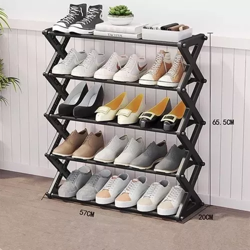 Zapatero negro de 5 niveles con estructura en X para 15 pares de zapatos. Medidas de 57 cm de ancho, 20 cm de profundidad y 65.5 cm de altura. Organiza calzado variados en estantes abiertos.