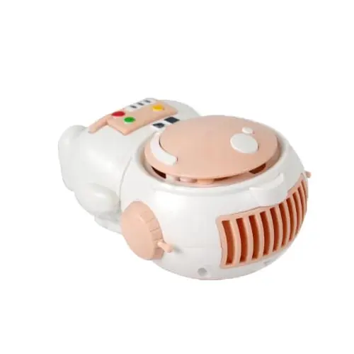 Mini ventilador portátil con forma de astronauta blanco y detalles en rosa, ideal para llevar contigo.