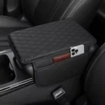 Funda cojín reposabrazos carro negro acolchado con porta celular y organizador.