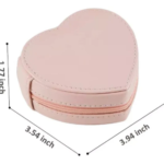 Joyero Omc-710 en forma de corazón rosa, mide 3.94 x 3.54 x 1.77 pulgadas.