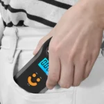 Balanza digital de equipaje con gancho, compacta y portátil, ideal para viajes.