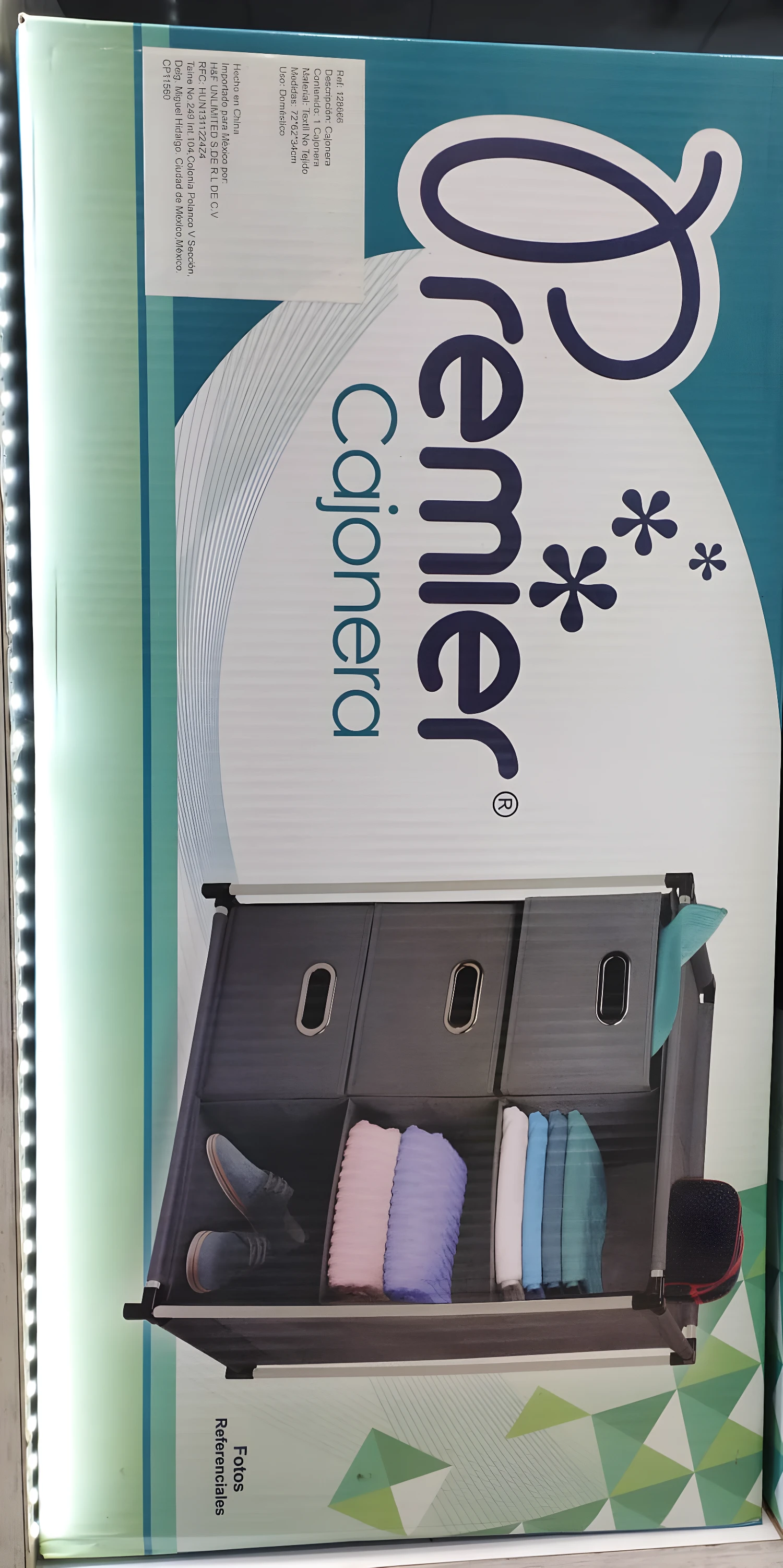 Estante armoir de 6 cajas gris claro con cajones de tela y organización para ropa.