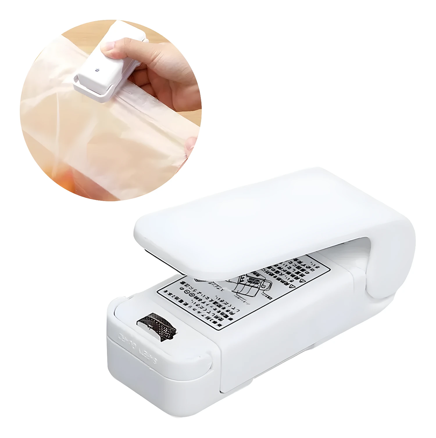 Mini selladora de bolsas blanca en uso para sellar un empaque plástico transparente.