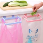 Soporte colgante para bolsas de basura X2, ideal para cocina y gabinetes.