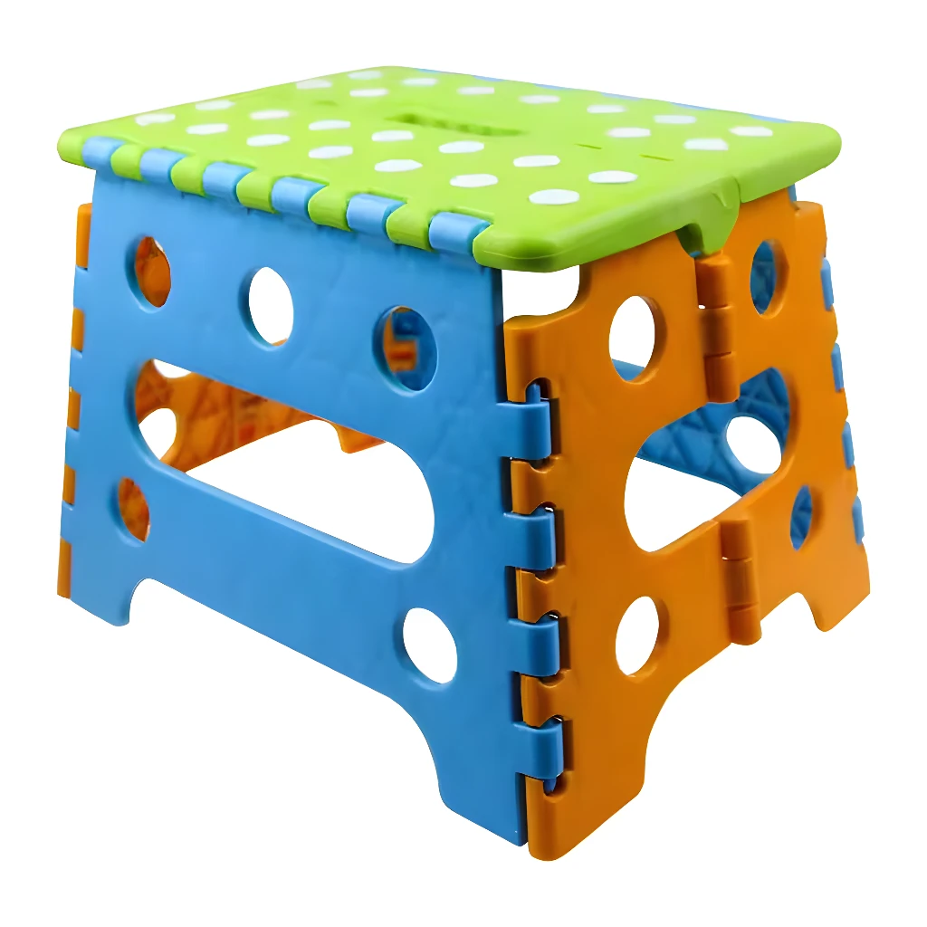 Taburete plegable infantil azul, naranja y verde con diseño de puntos.