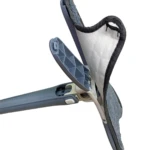 Trapeador 360 grados con base articulada y paño de microfibra.