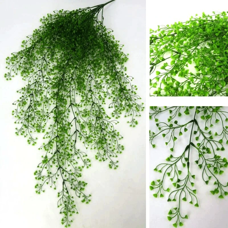 Racimo colgante artificial verde con pequeñas hojas, decoración vegetal.