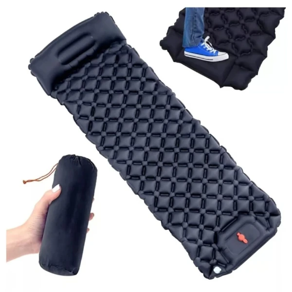 Colchoneta de camping autoinflable azul, ligera y portátil, con inflador integrado.
