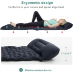 Colchoneta de camping autoinflable ligera, ergonómica y con barrera de humedad.