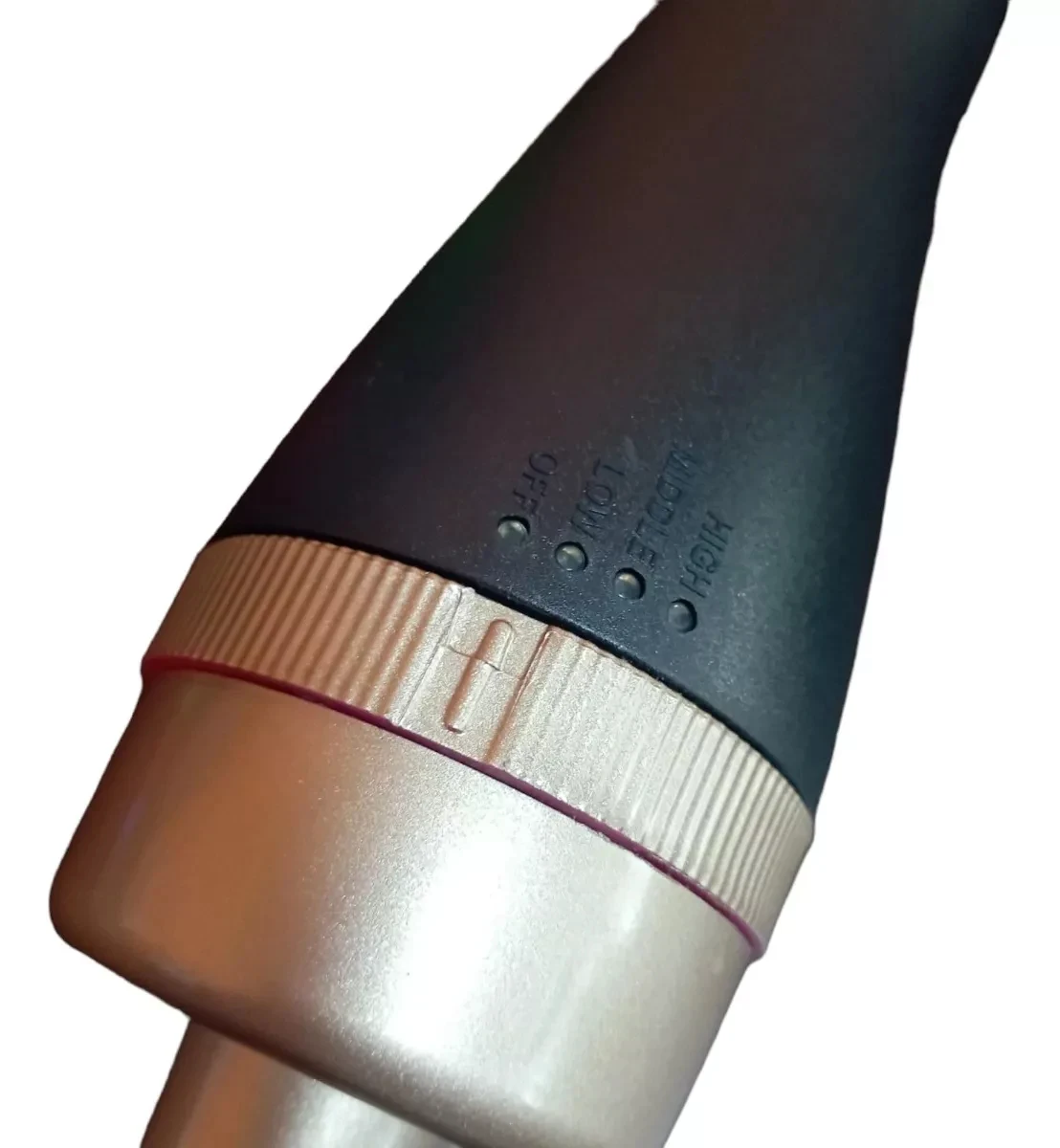 Cepillo Secador Keratina 3D Pro con selector de temperatura: Off, Low, Middle y High.