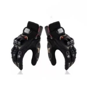 Guantes de moto para ciclista negros con protecciones rígidas en nudillos y dedos.