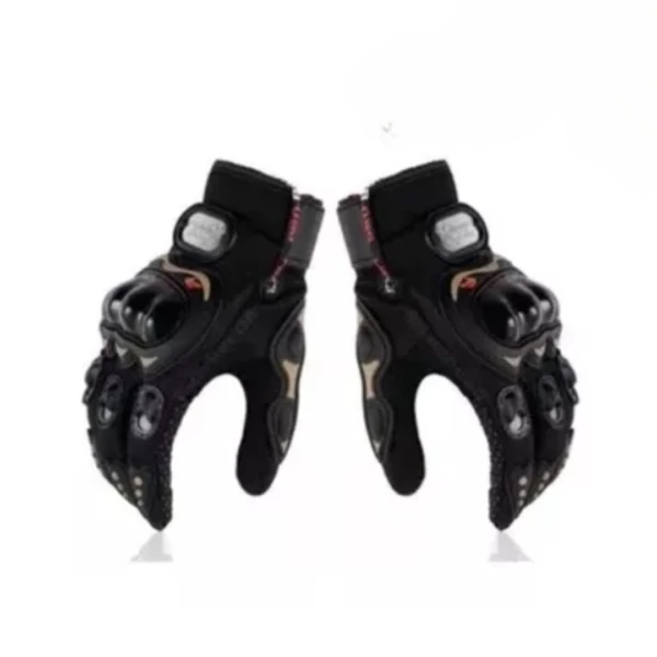 Guantes de moto para ciclista negros con protecciones rígidas en nudillos y dedos.