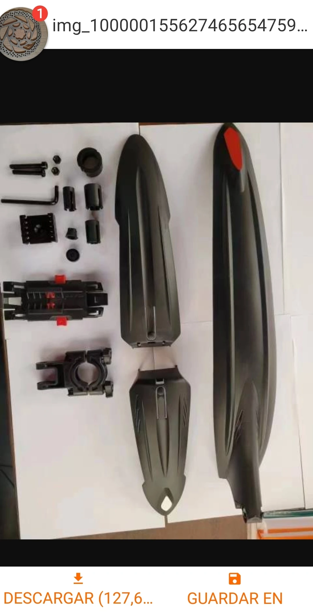 Guardabarros de lujo para bicicleta negros con accesorios de montaje, listos para instalar.