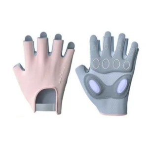 Guantes de gimnasio para entrenamiento de mujer, rosados y grises, sin dedos.