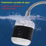 Regadera portátil recargable a prueba de agua, ideal para carga segura.