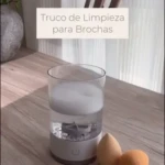 Limpiador eléctrico de brochas de maquillaje con espumador, ideal para mantener tus brochas limpias y listas para usar.